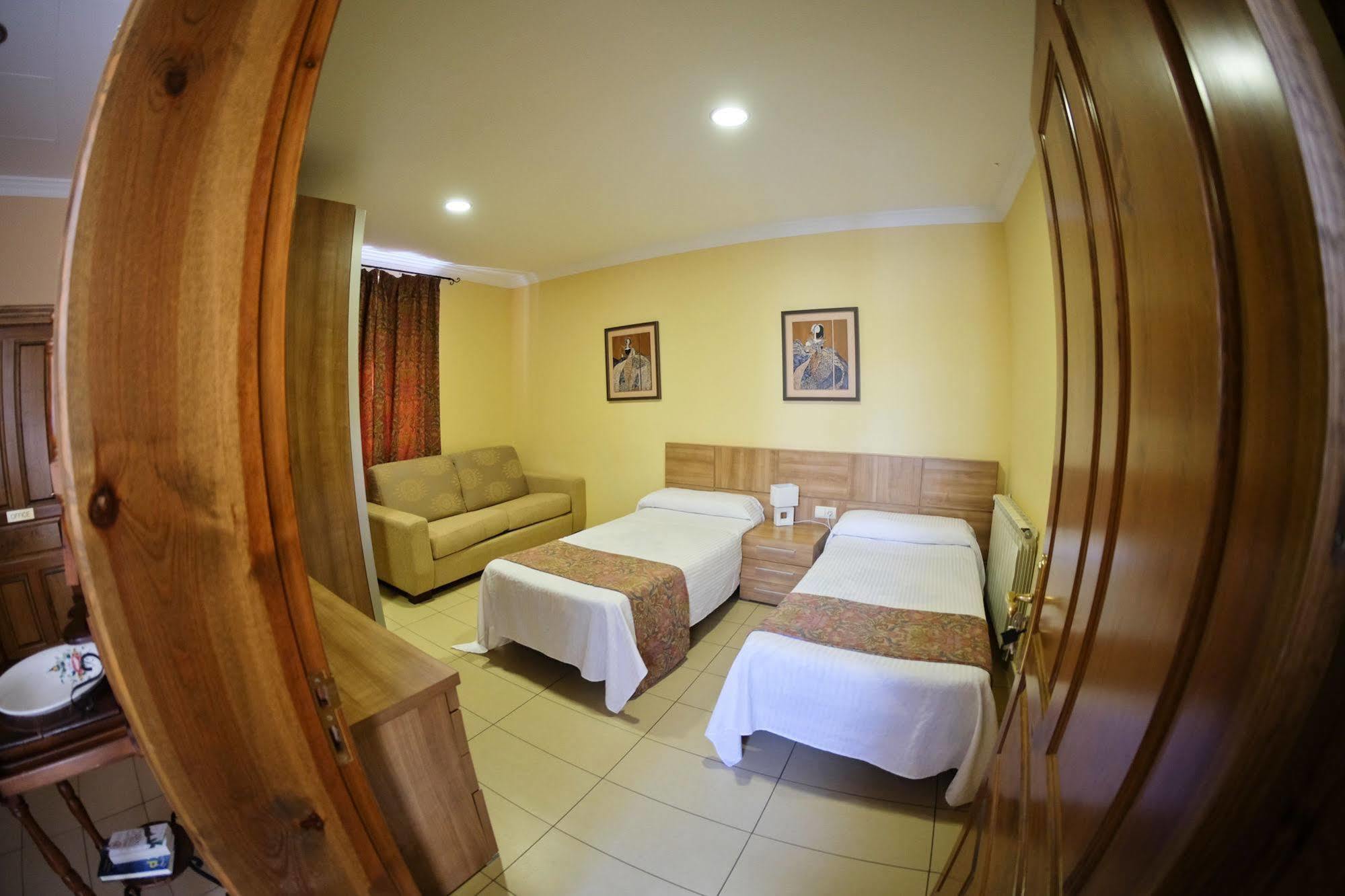 Affittacamere Costa Azul 2*